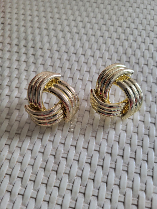 Vintage Gold Knot Stud Earring