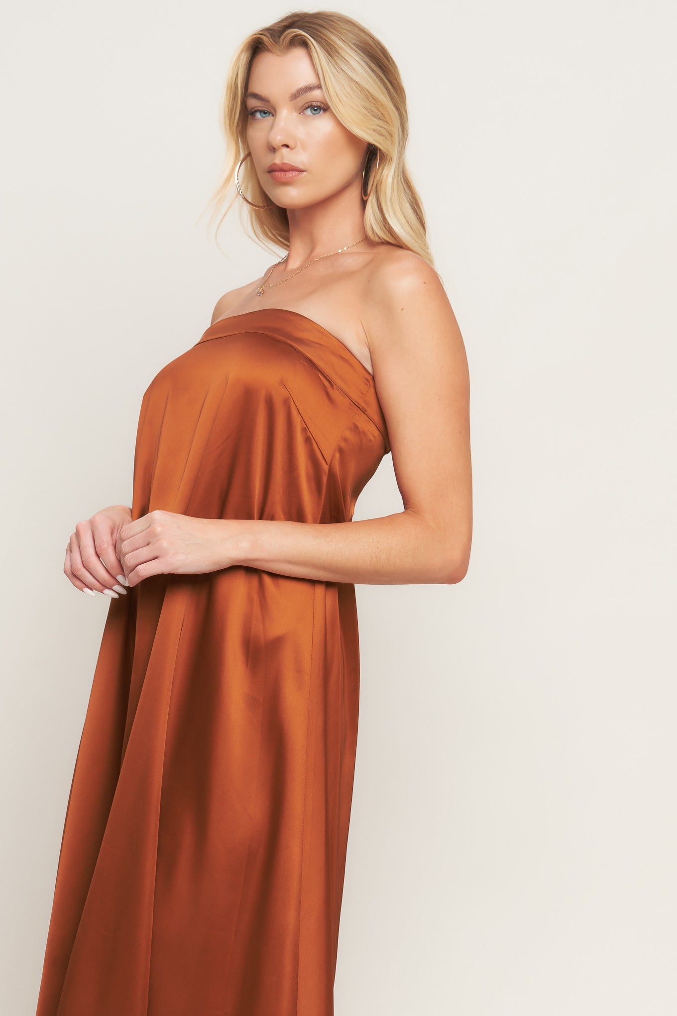 VIVIANNE ELEGANT SATIN MIDI DRESS
