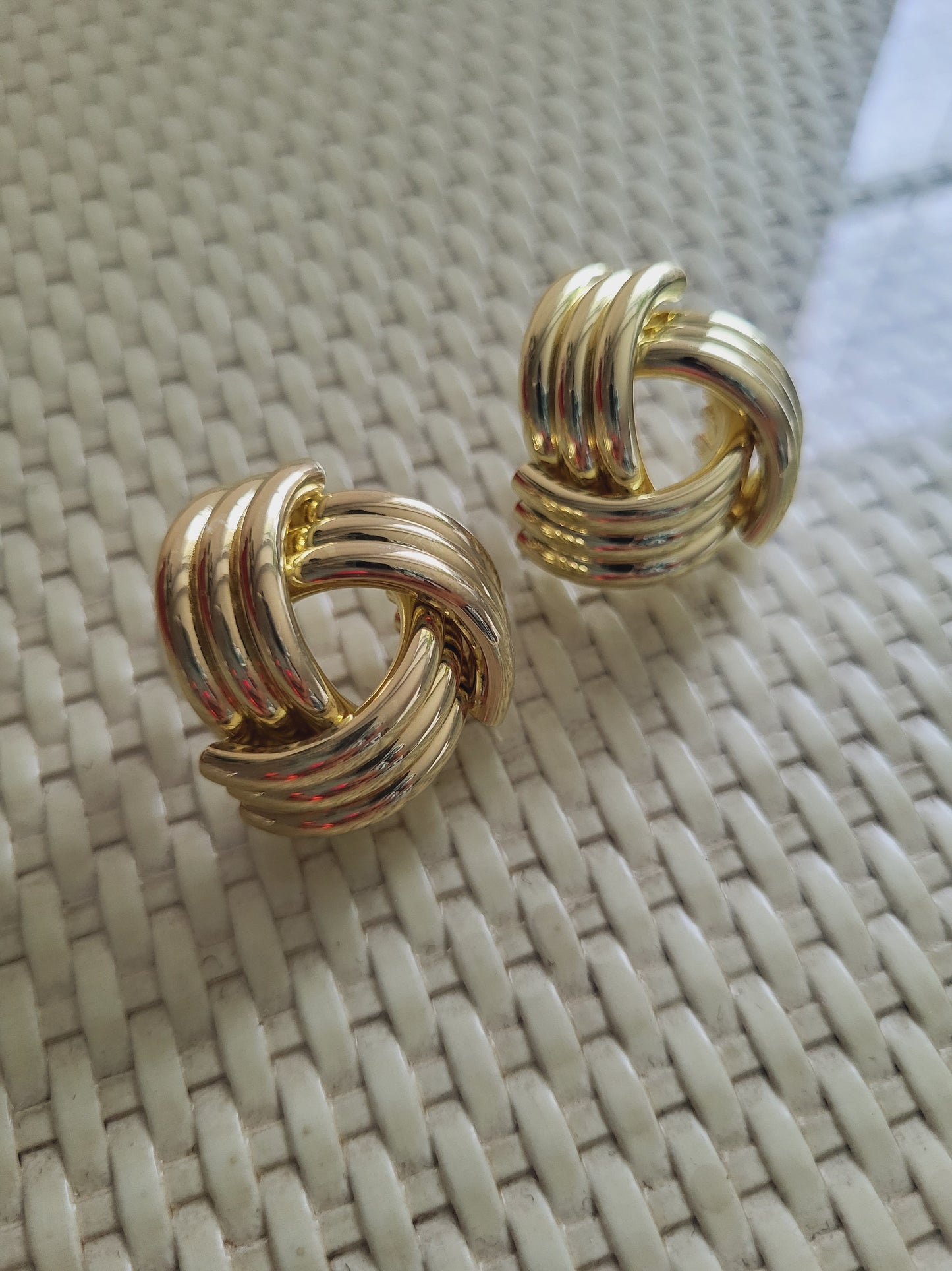 Vintage Gold Knot Stud Earring