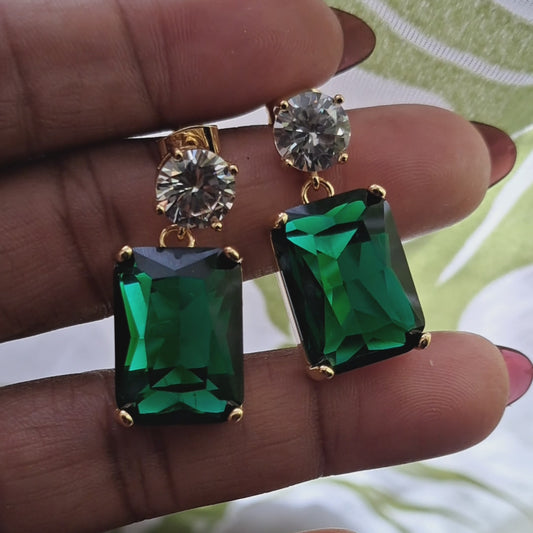 Banquet In Castle Jewel Earrings: Emerald Green